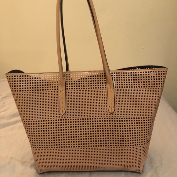 Zara Handbags - Tan Zara leather tote with zipper insert